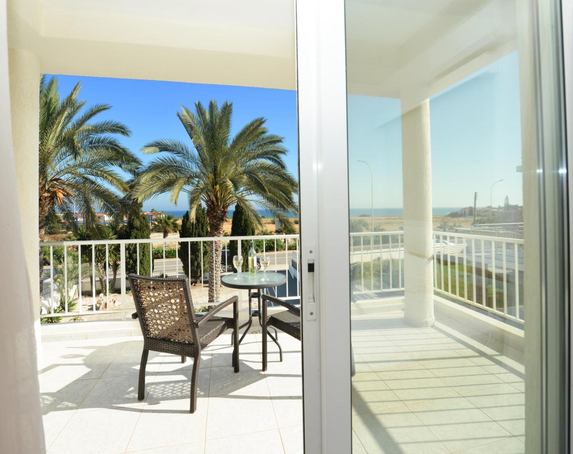 Villa Chloe Ayia Napa Eksteriør billede